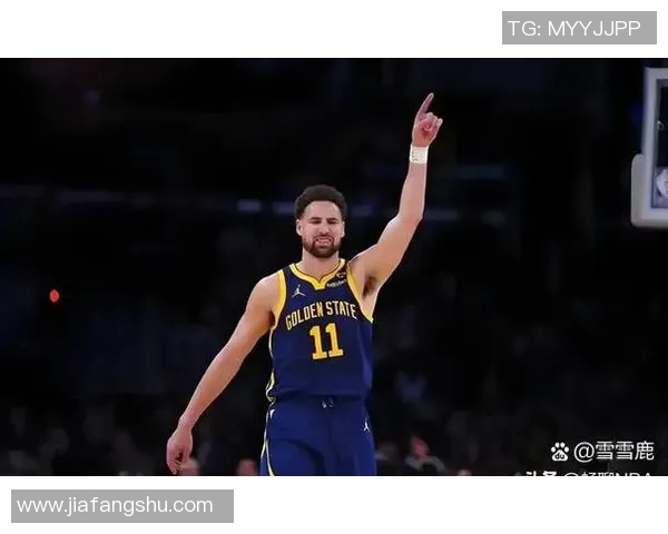 克莱汤普森与欧文的巅峰对决谁能在赛场上笑到最后